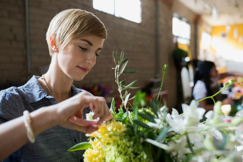 A florist at work